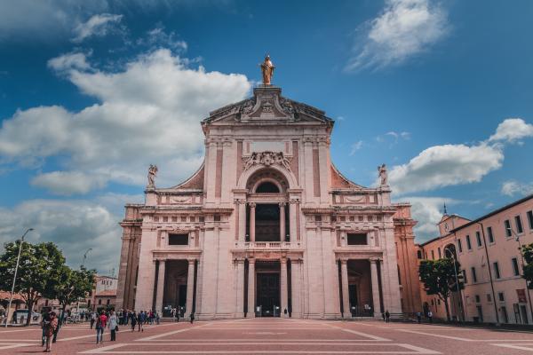 square and façade of the Basilica of Santa Maria degli Angeli